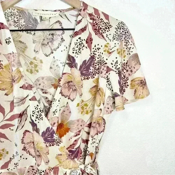 Lovestitch Alanna Flutter Sleeve Mini Wrap Dress Size Small - Picture 2 of 13